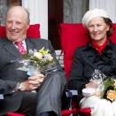 The King and Queen on a visit to Træna retirement home (Photo: Knut Falch, Scanpix)
